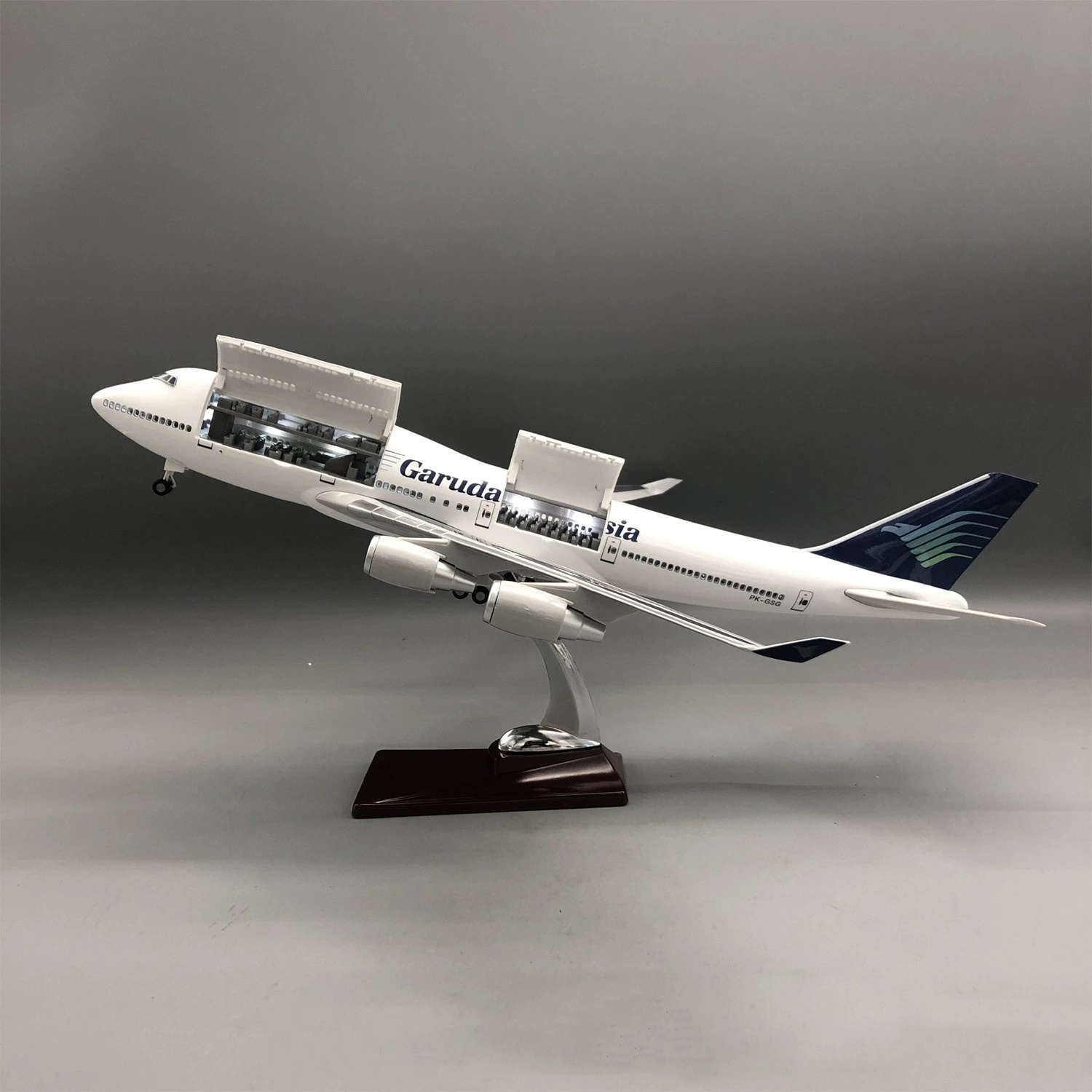 Nouveau modèle d'avion Garuda  - Model Kit Indonesia avis et prix