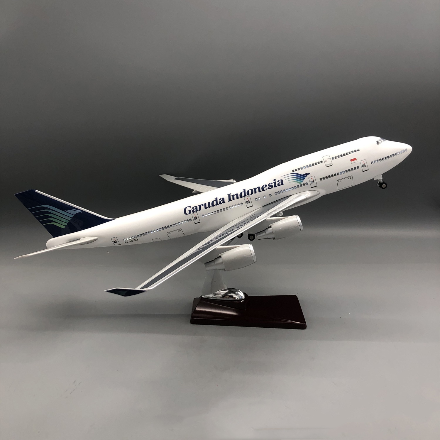 Modèle d'avion en résine moulé - Model Kit Indonesia avis et prix